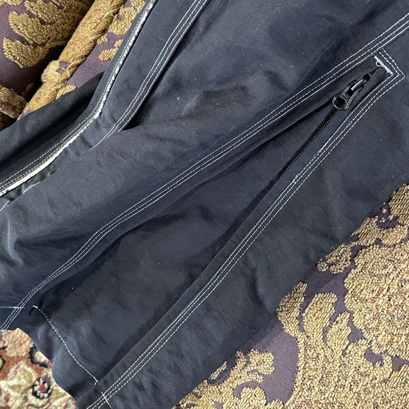 Joe Rocket Black Riding pants
Level of protection with knee inserts
Motorcycle - Picture 6 of 7